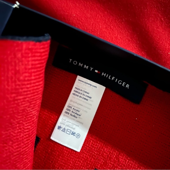 Scarf & Hat Set (NIB) - Picture 6 of 10